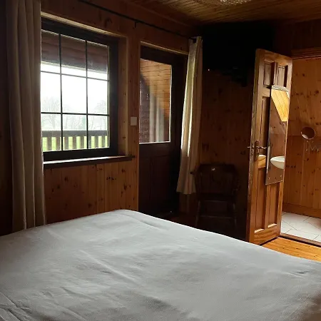 Cosy Lakeside With Option To Add Private Hot Tub Chalet