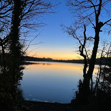 Cosy Lakeside With Option To Add Private Hot Tub Duneena