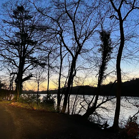 Cosy Lakeside With Option To Add Private Hot Tub Duneena