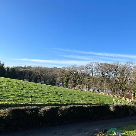 Σαλέ Cosy Lakeside With Option To Add Private Hot Tub