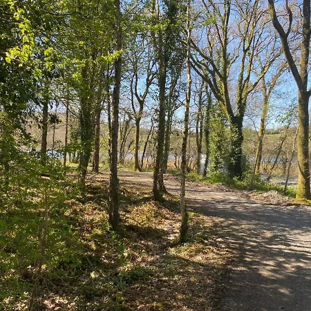 Cosy Lakeside With Option To Add Private Hot Tub Duneena