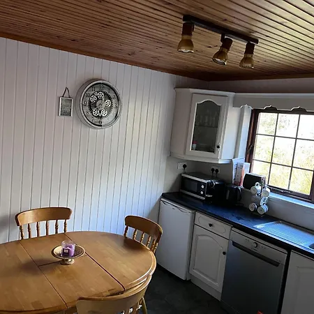 Cosy Lakeside With Option To Add Private Hot Tub *