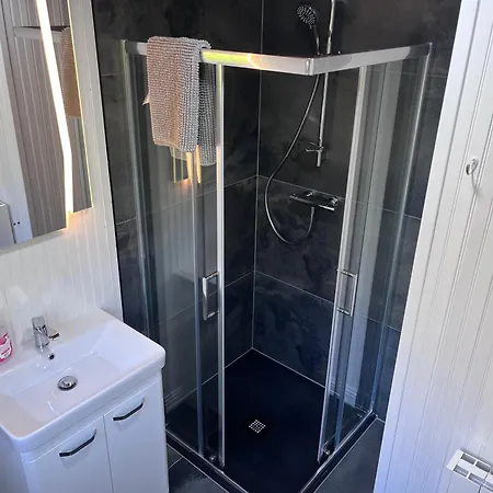 Cosy Lakeside With Option To Add Private Hot Tub *