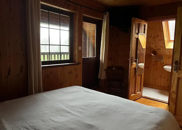 Cosy Lakeside With Option To Add Private Hot Tub Chalet