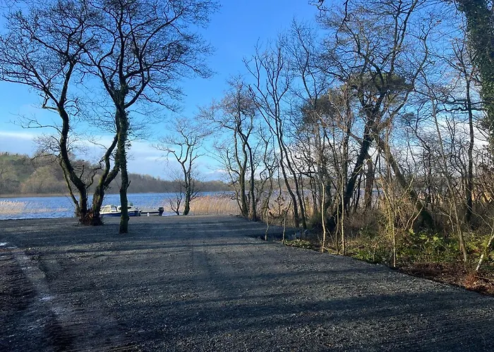 Cosy Lakeside With Option To Add Private Hot Tub