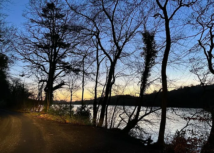 Cosy Lakeside With Option To Add Private Hot Tub Duneena