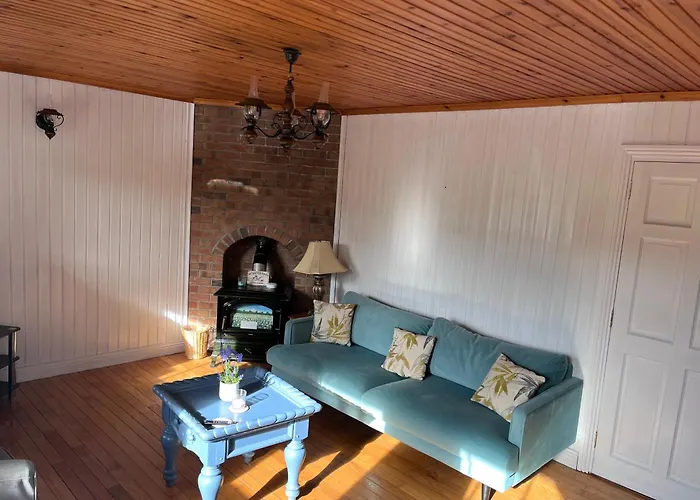 Cosy Lakeside With Option To Add Private Hot Tub Alpehytte *