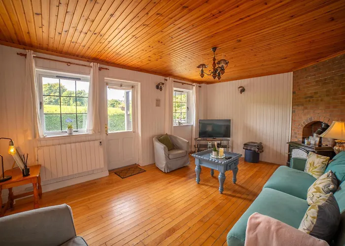 Cosy Lakeside With Option To Add Private Hot Tub Alpehytte