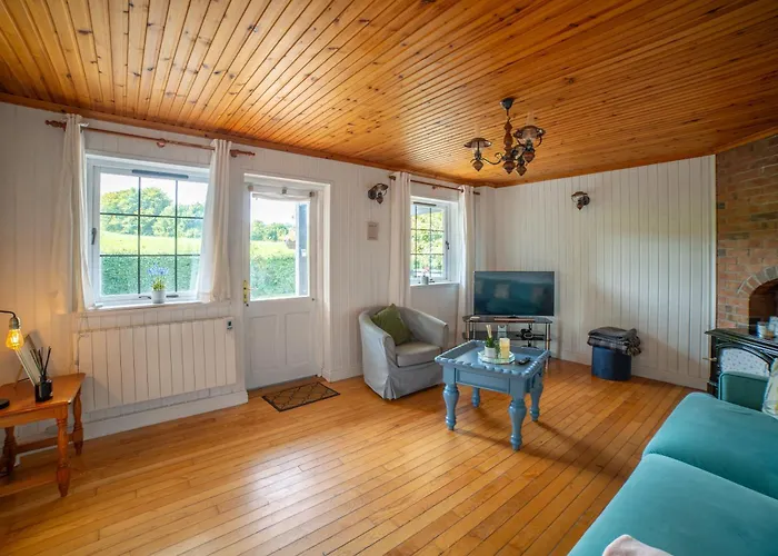 Alpehytte Cosy Lakeside With Option To Add Private Hot Tub